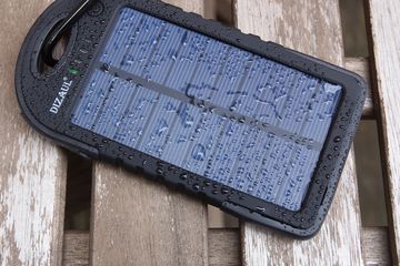 Dizaul 5000mAh Portable Solar Power Bank